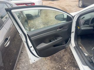2018 Hyundai Elantra SEL - Driver's Front Door Image